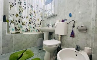 Apartament cu 3 camere decomandate, 2 bai, Cetate - Poză 6