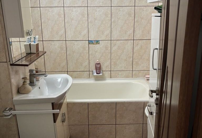 BRASADAS vinde ap 3 cam etaj 4/10 Micro 15 utilat mobilat. - Poză 12