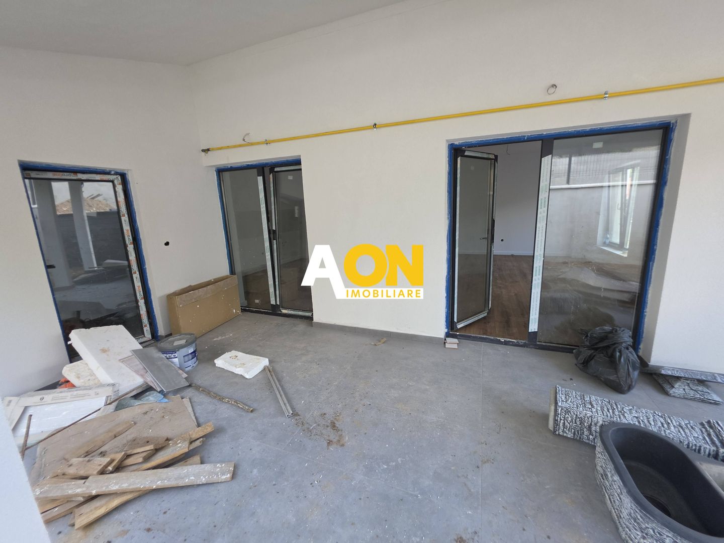 Duplex modern, 4 camere, curte 315 mp, predare mobilata,zonă liniștită - Poză 3
