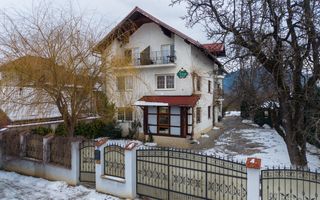 Pensiune de vânzare în Râșnov | 14 camere | 427 mp - Poză 57