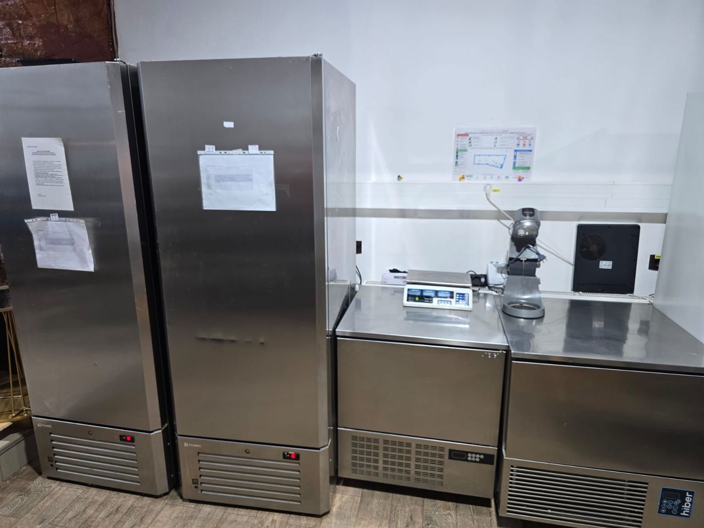 Spațiu comercial stradal | Dacia | Echipamente gelaterie incluse - Poză 12