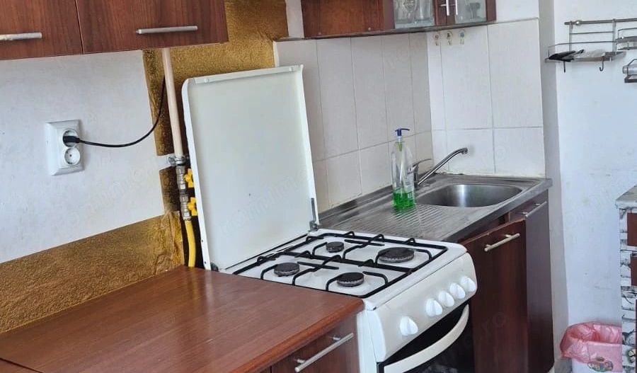 apartament decomandat 2 camere - Poză 4
