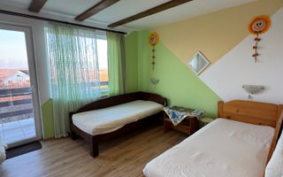 Casă mobilată zona Paleu - Poză 19