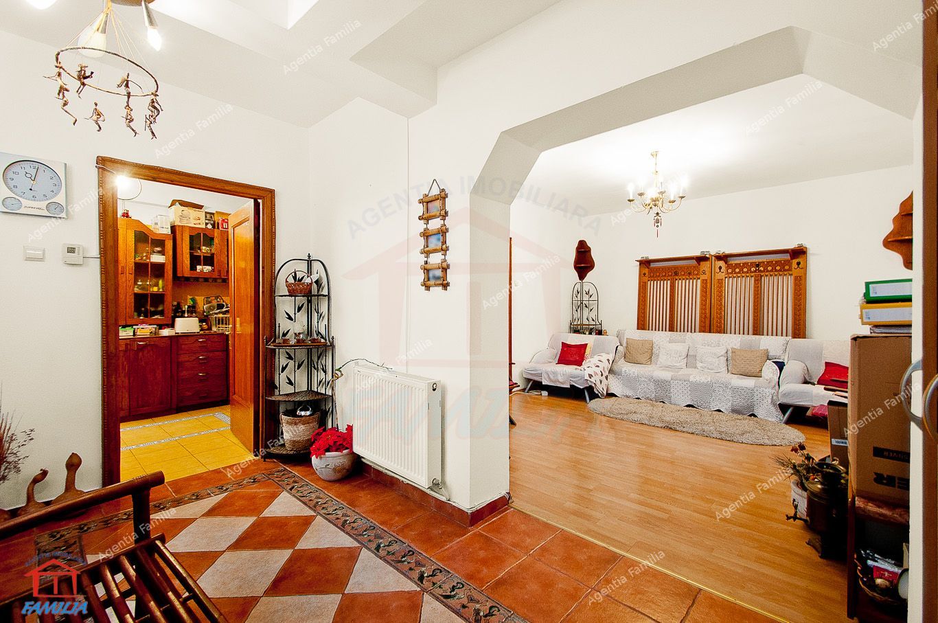 Vila cocheta, situata in centrul istoric al orasului - Poză 1