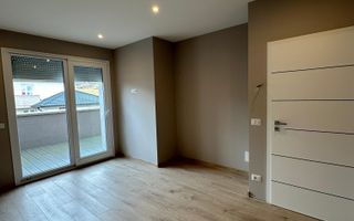 Penthaus  modern in  Sibiu ,3 camere ,2 garaje subteran , boxa - Poză 1