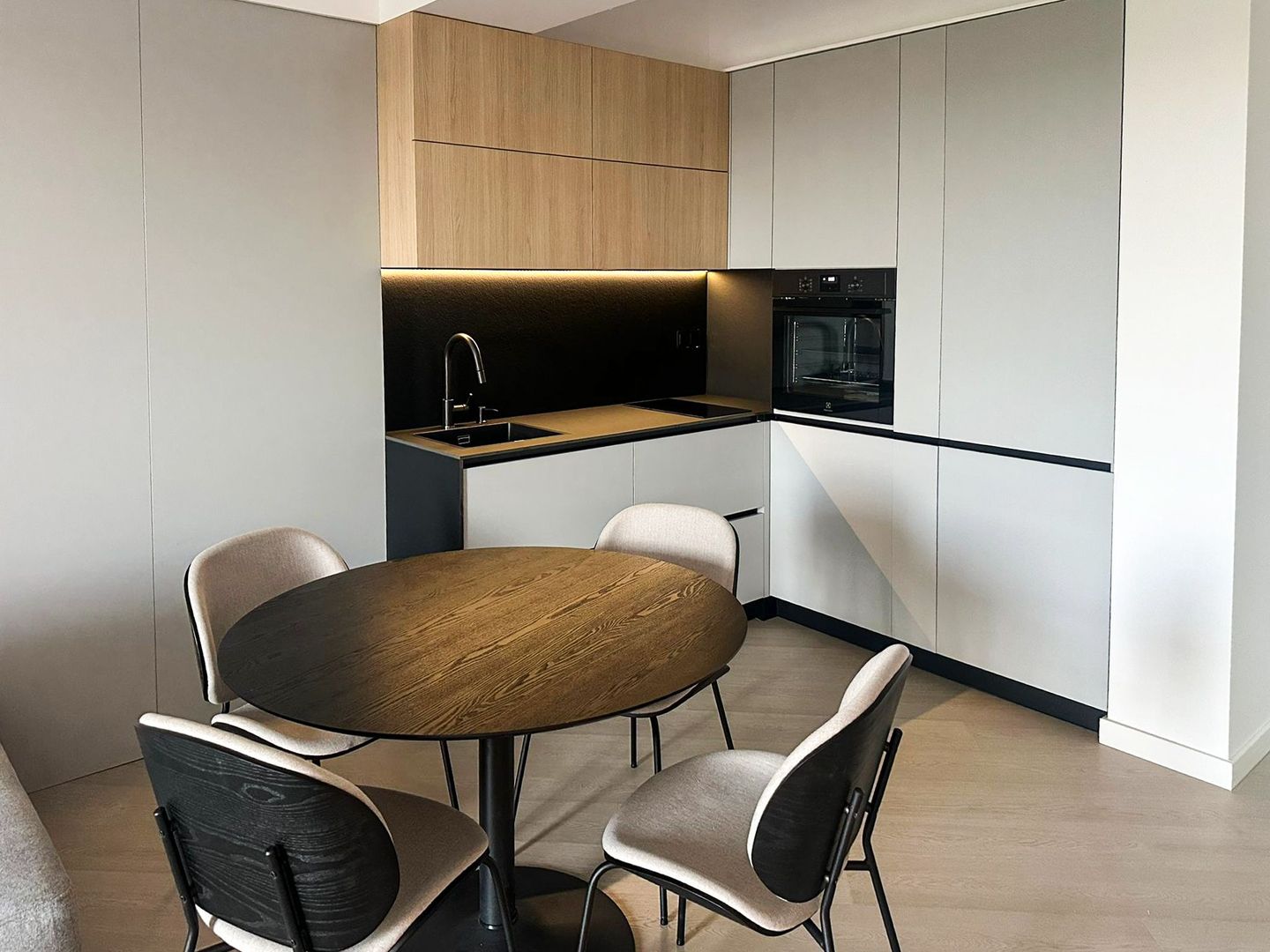 Chirie apartament 2 camere I Cortina North I  vedere liberă - Poză 1