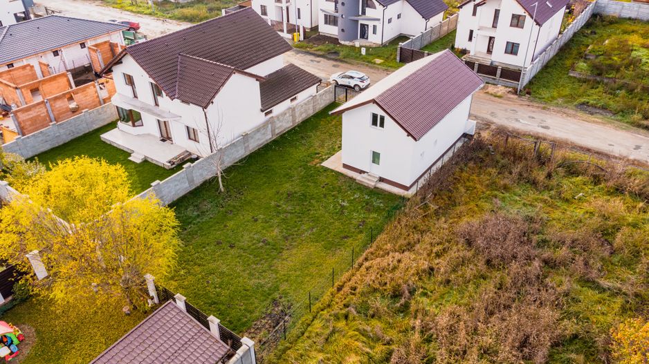 Vilă cu 3 camere la cheie în Bujac - Poză 10