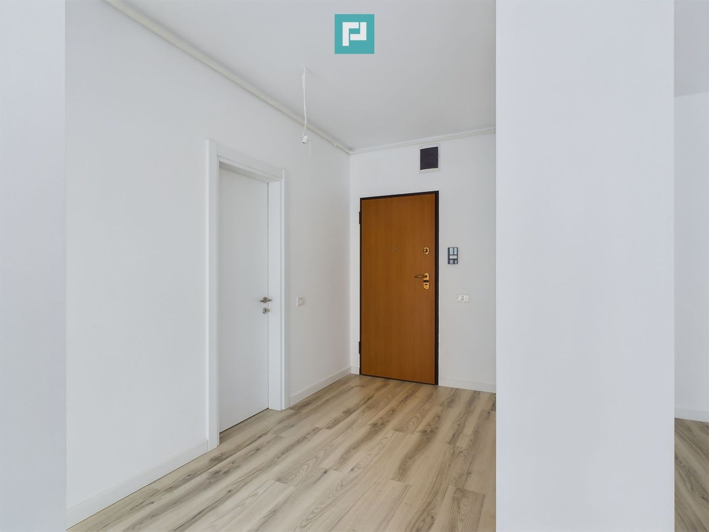 Apartament cu 2 camere, parter zona Torontalului - Poză 2