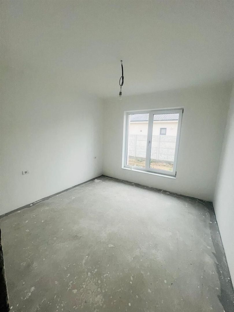 Casa partial finisata in Santandrei - Poză 4