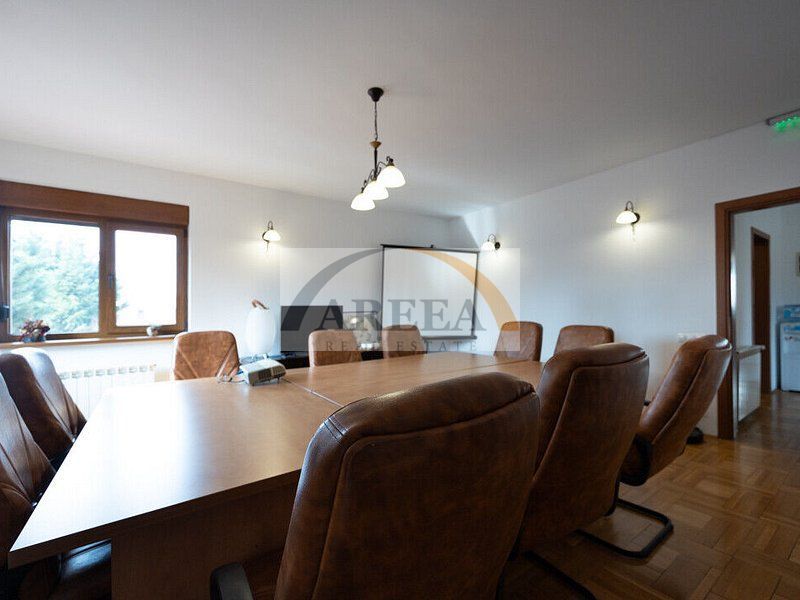 Vila cu 750 mp utili si teren de 1.480 mp in Erou Iancu Nicolae - Poză 21