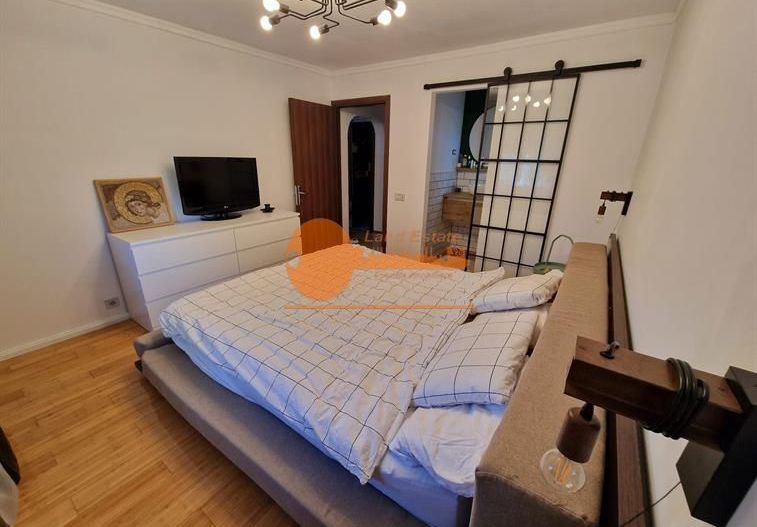 Apartament cu 3 camere in zona Drumul Sarii - Poză 7
