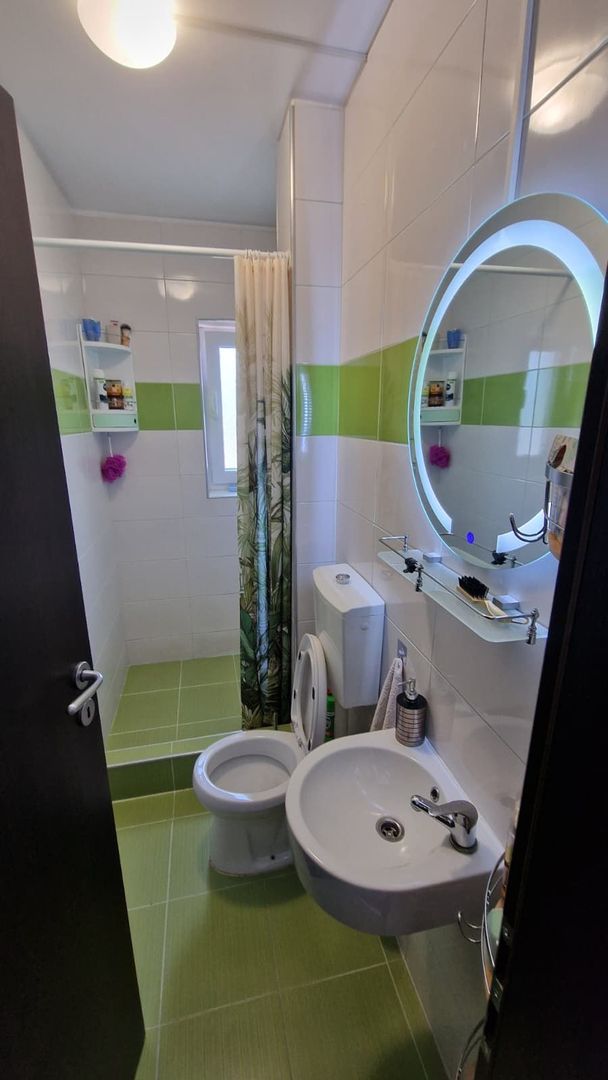 Apartament 3 camere , 2 băi 2 balcoane, Etaj 2, Cartier Turnisor - Poză 9