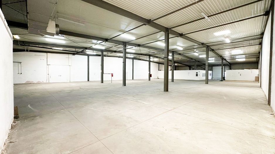 Hala de inchiriat Arad – 1.135 mp pentru comert, servicii - Poză 8