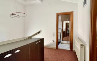 Vila cu 5 camere //2 parking// Zona Domenii - Poză 32