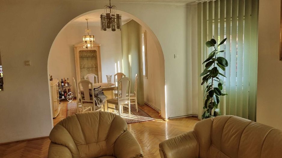 Casa ultracentrala - Poză 4