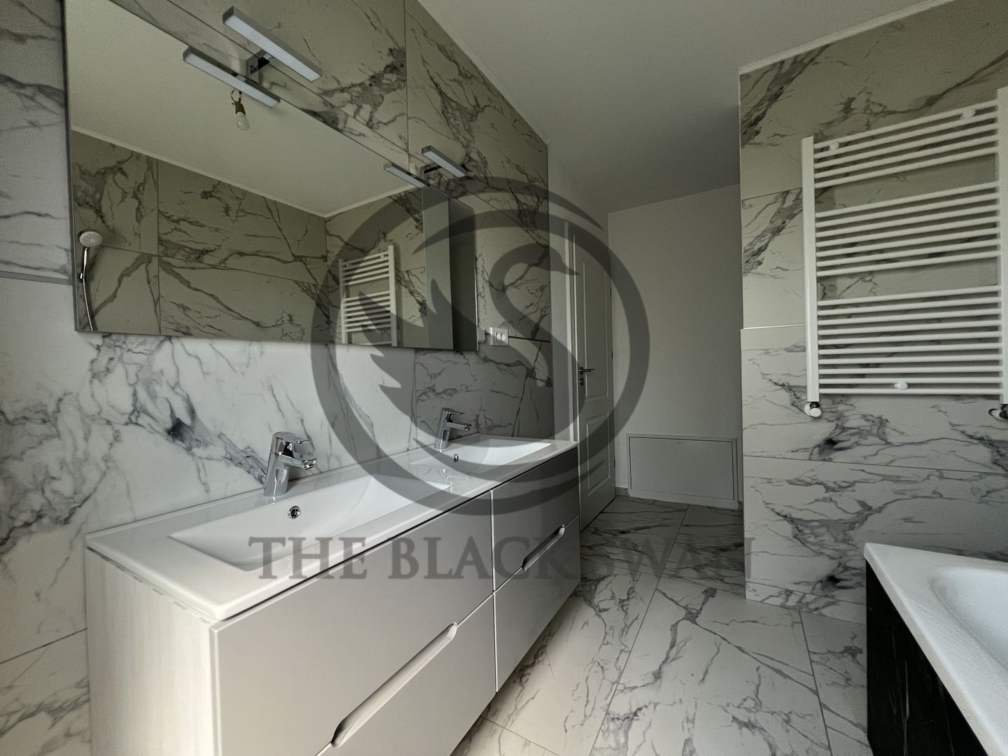 Casa cu 4 camere de vanzare | Premium | Nou | Moreni - Bld. Republicii - Poză 29