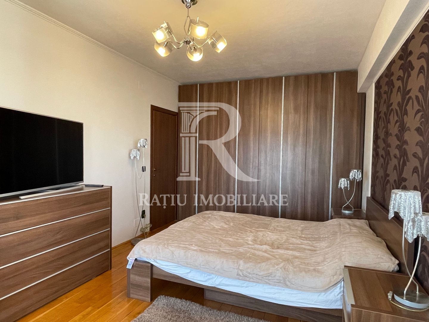 Apartament cu 3 camere | 2 Parcări Subterane | Nufărul | Oradea - Poză 7