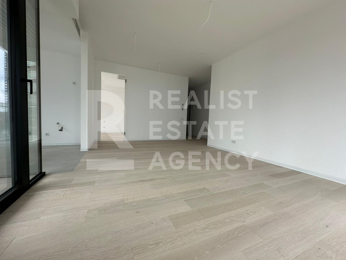 Vânzare, apartament 2 camere, cu vedere spre lac, One Lake Club - Poză 3