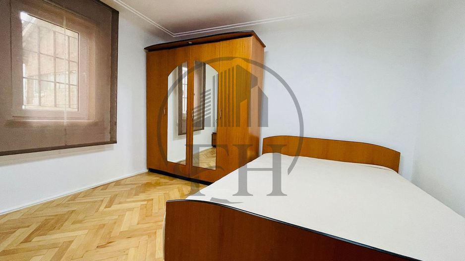 SOLD/ VANDUT Casă / Vilă cu 4 camere de vânzare în zona Km 5 - Poză 2