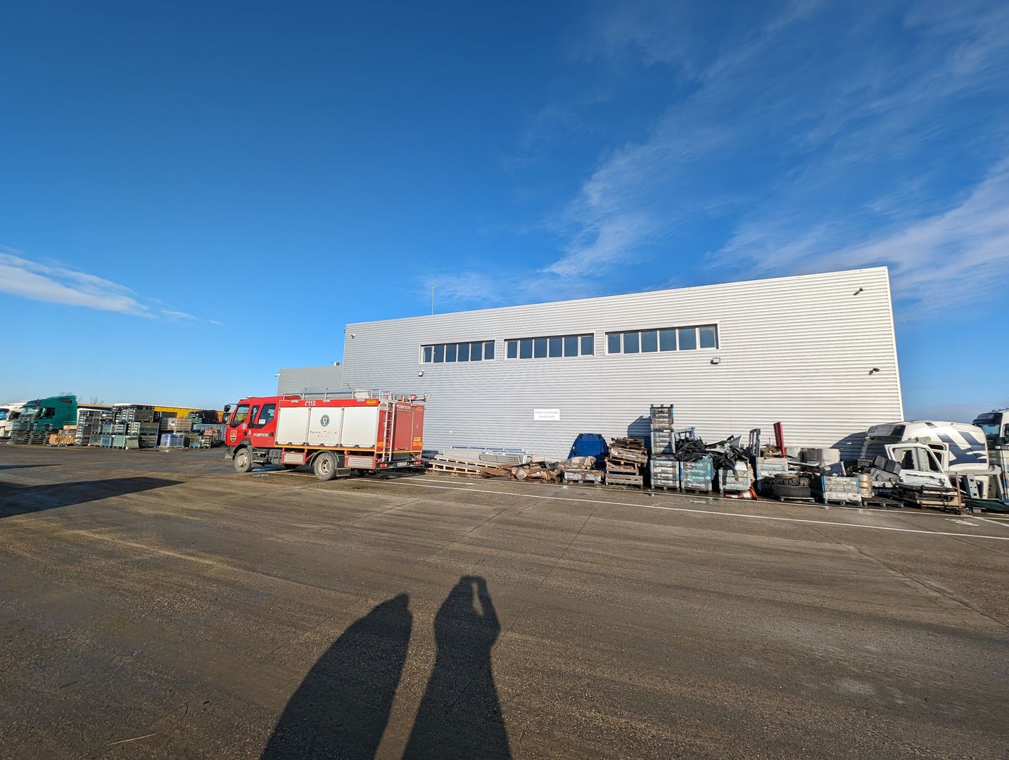 Hala cu teren generos langa acces A1 - Poză 2