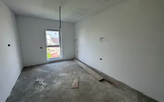 Duplex 5 camere ,despartit prin camera tehnica, finisat la cheie in Mosnita - Poză 11