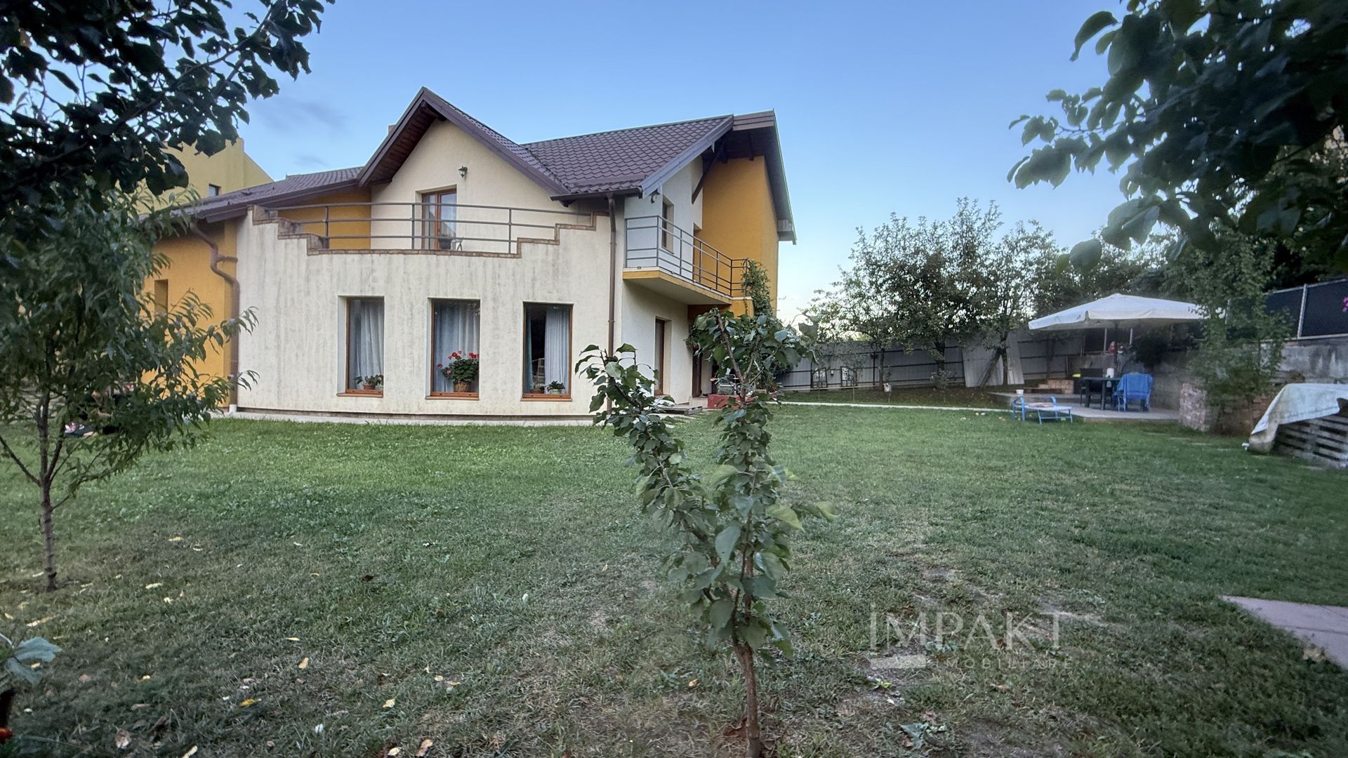 Vila deosebita cu 5 camere pe o strada privata in Borhanci - Poză 15