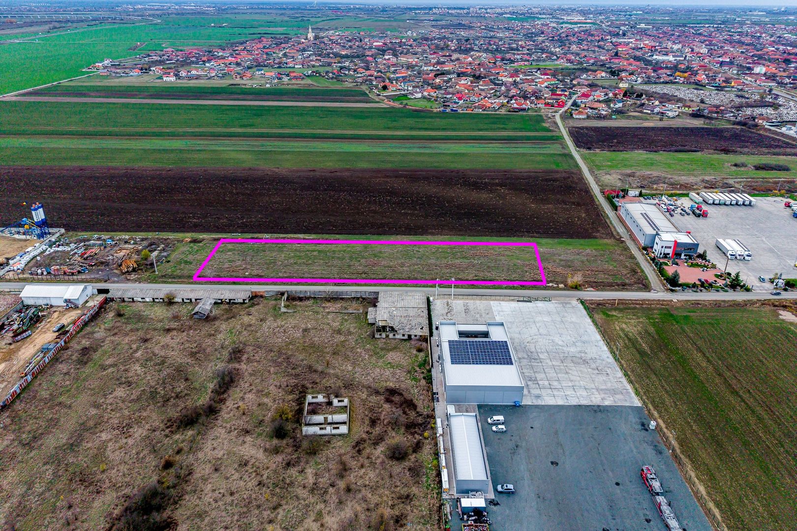 Teren cu acces DN7 și A1, ideal pentru dezvoltări industriale - Poză 4