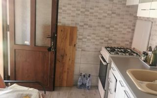 Casa renovata 3 camere teren liber 1250 mp grădină 1400 mp in Colun - Poză 5