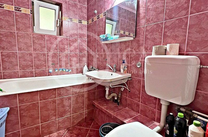 Apartament cu 3 camere de vanzare in zona Rogerius, Oradea - Poză 7