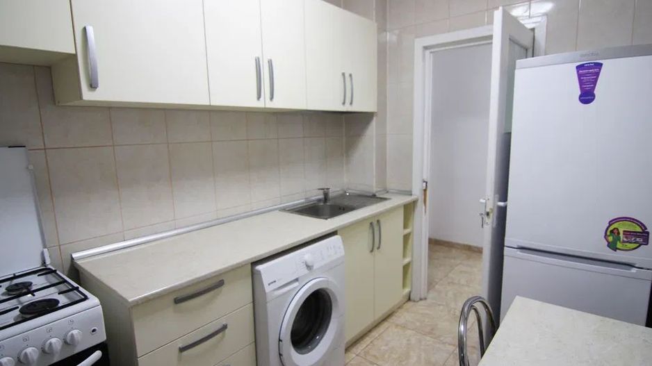 APARTAMENT METROU BASARAB - Poză 3