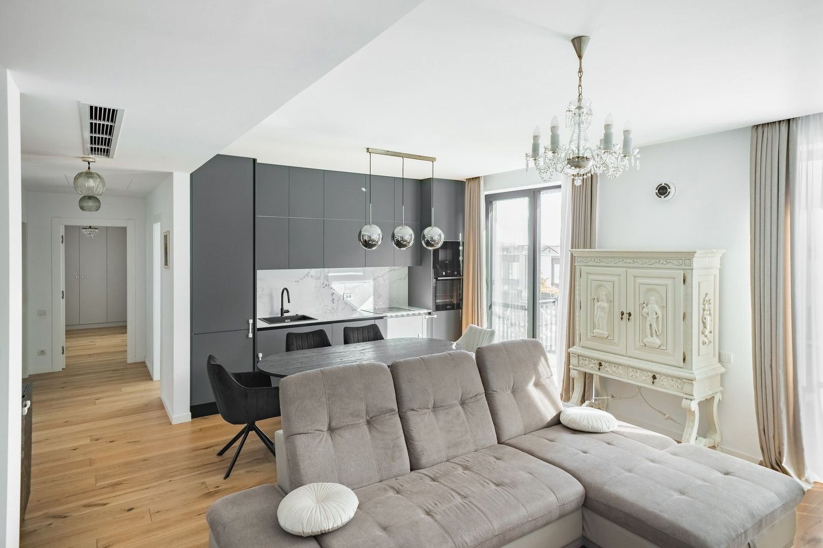 Apartament de 3 camere in Amber Forest - Poză 6