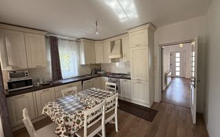 Casă de vânzare în Holboca, zonă centrală, lângă primărie - Poză 3