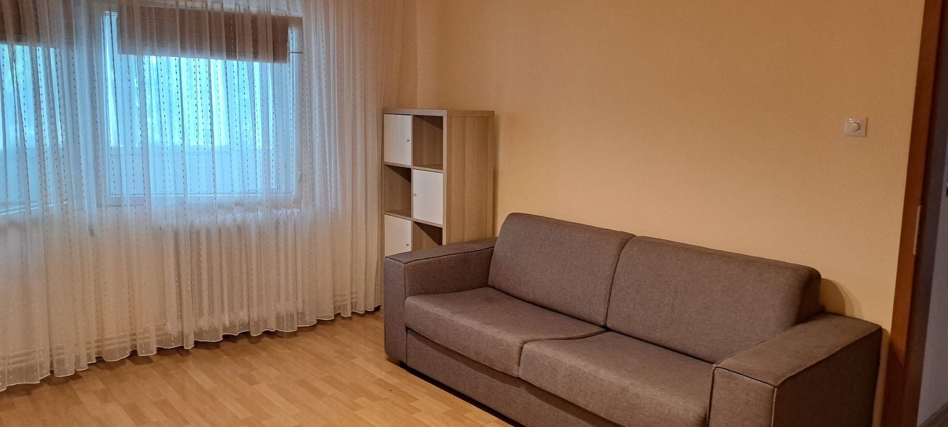 De închiriat ! Apartament spaţios cu 3 camere, în Cart. Grigorescu - Poză 2