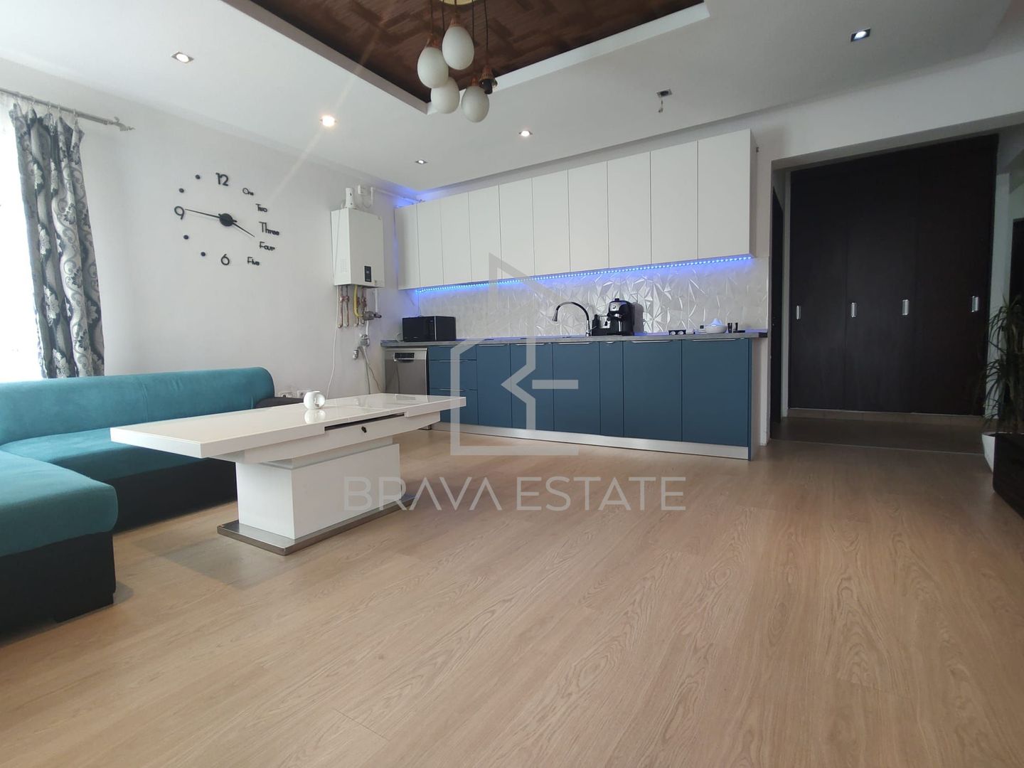 Apartament 3 camere, 63mp, mobilat,parcare,balcon 7mp, zona Stejarului - Poză 1
