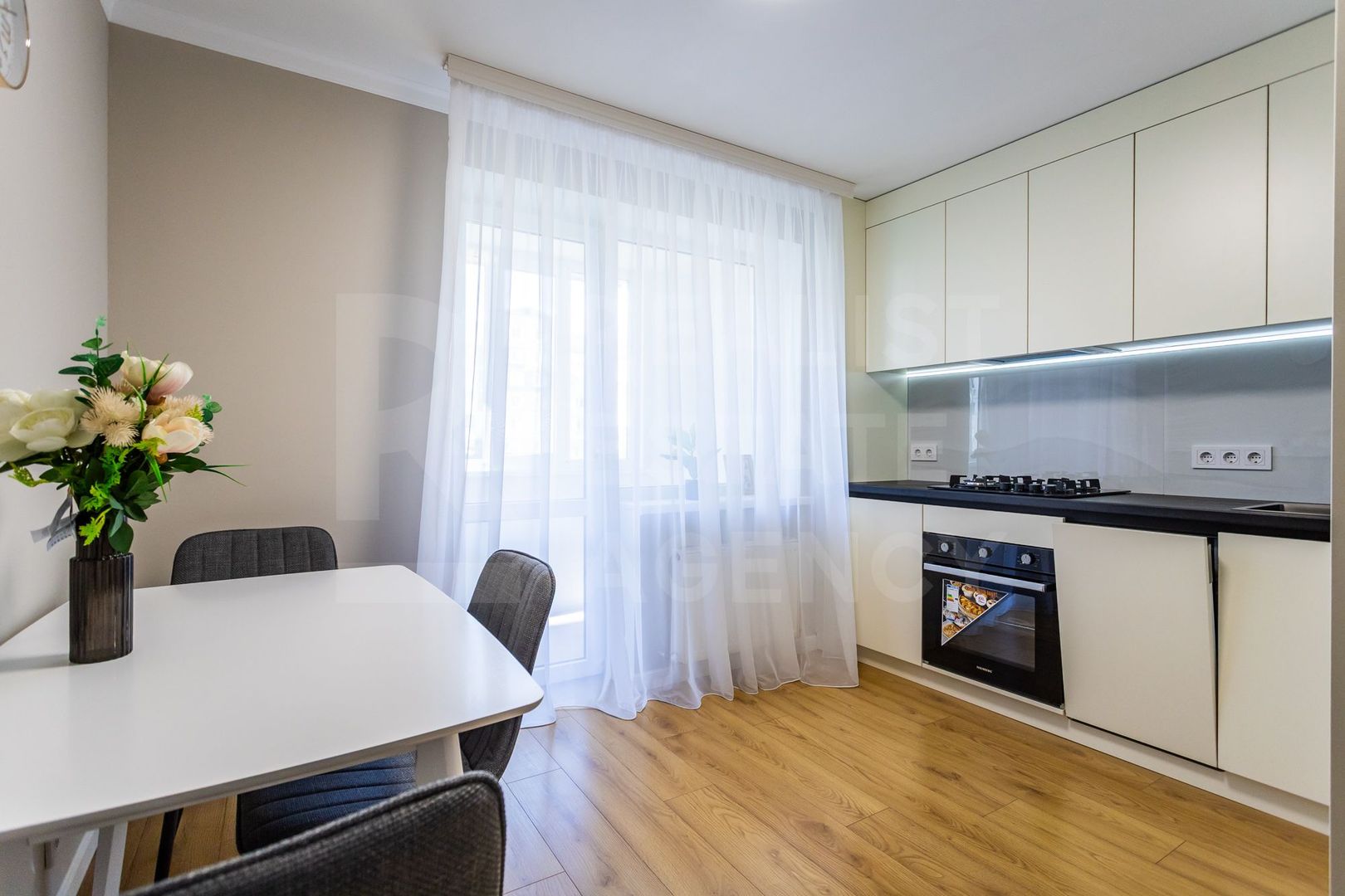 Vânzare, apartament 2 camere, str. Ion Dumeniuc, Ciocana - Poză 8