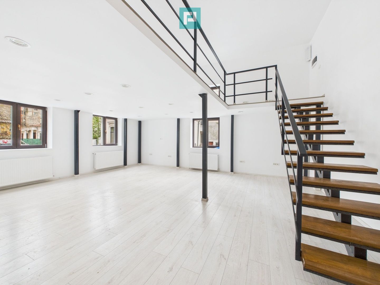 Spațiu Comercial Renovat  La 5 Minute de Piața Unirii - Poză 10