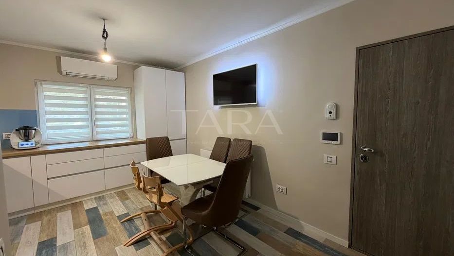 Apartament modern cu 3 camere, garaj și parcare, în zonă liniștită. - Poză 2