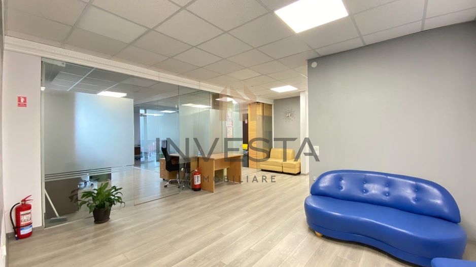 Apartament cu 4 camere decomandat, parcare, etaj intermediar, Centru! - Poză 1