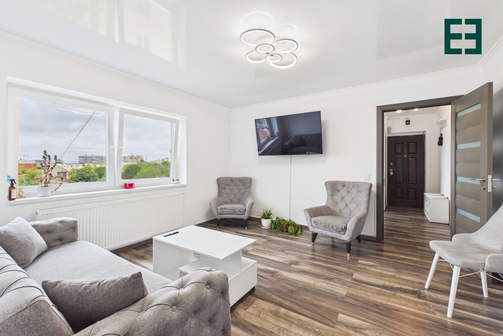 De închiriat - Apartament cu 2 camere -  Zonă Centrală - Arad - Poză 1