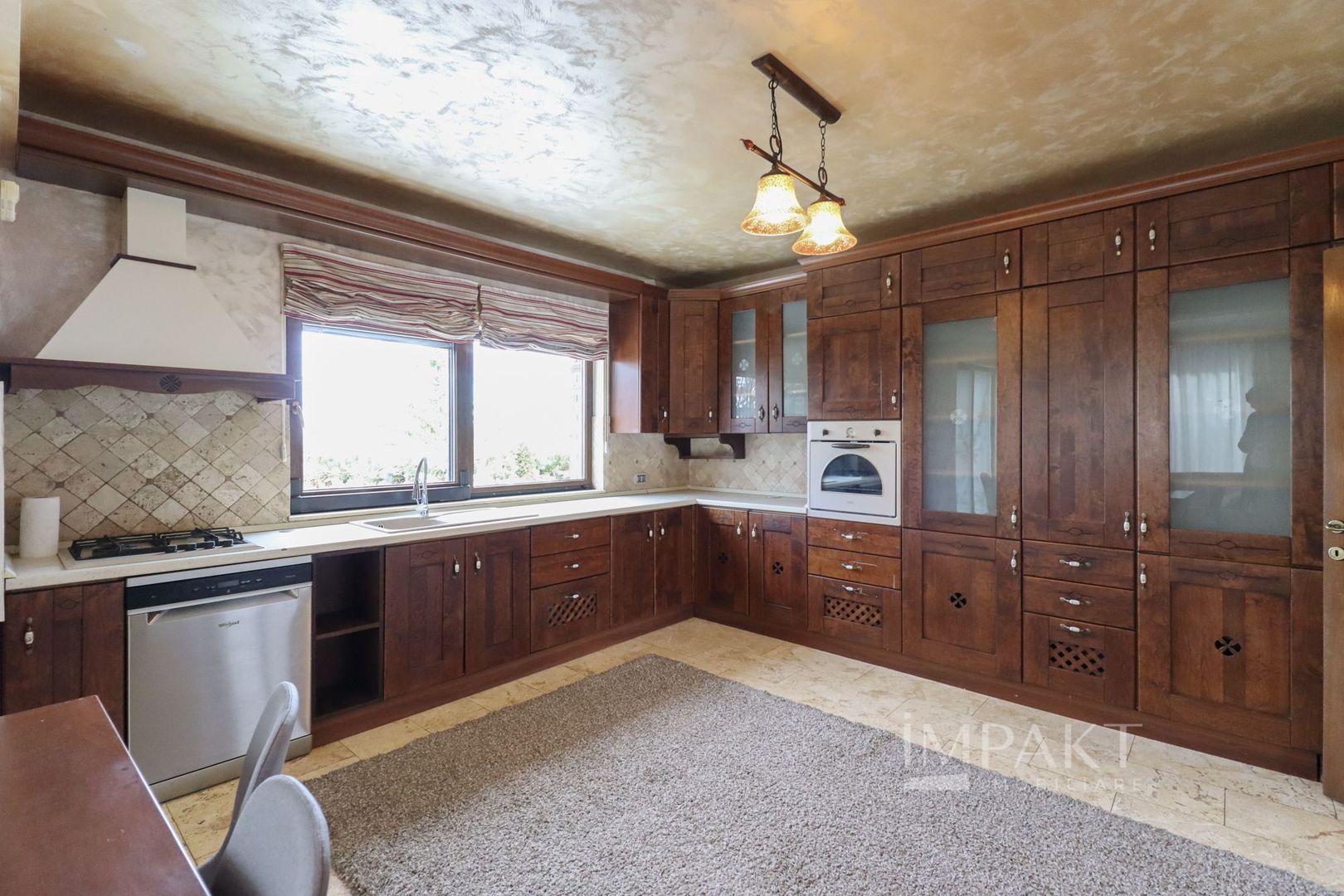 Casa deosebita cu teren de 900mp in cartierul Faget - Poză 9