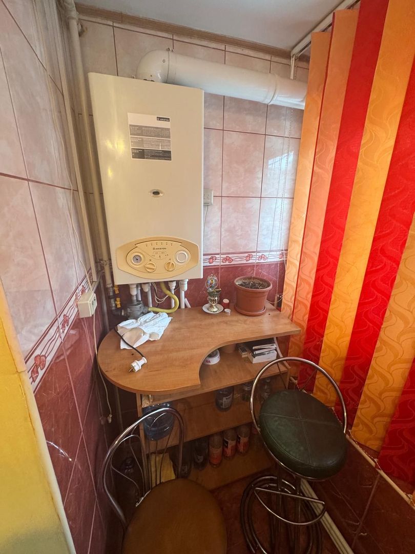 Apartament 4 camere de vânzare – zonă Școala 8 - Poză 3