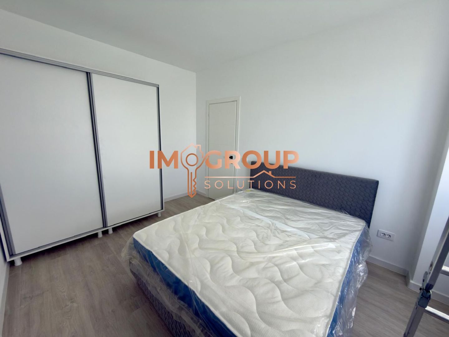 Visoianu - 3 camere + loc de parcare - bloc nou INTABULAT - Poză 2