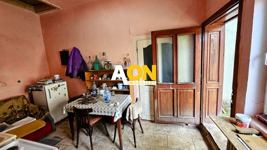 Casa veche, 5 camere, 287 mp teren, zona Prefectura. Necesita renovare - Poză 14
