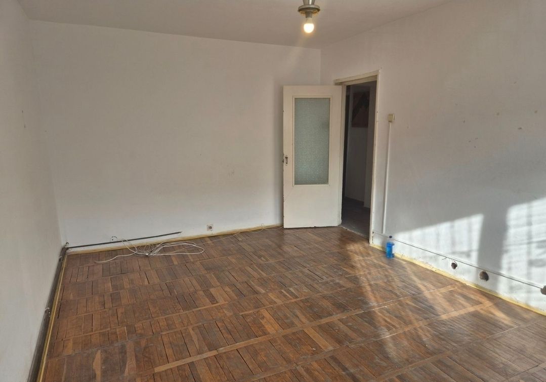 Vand apartament 3 camere Lunca - Poză 2