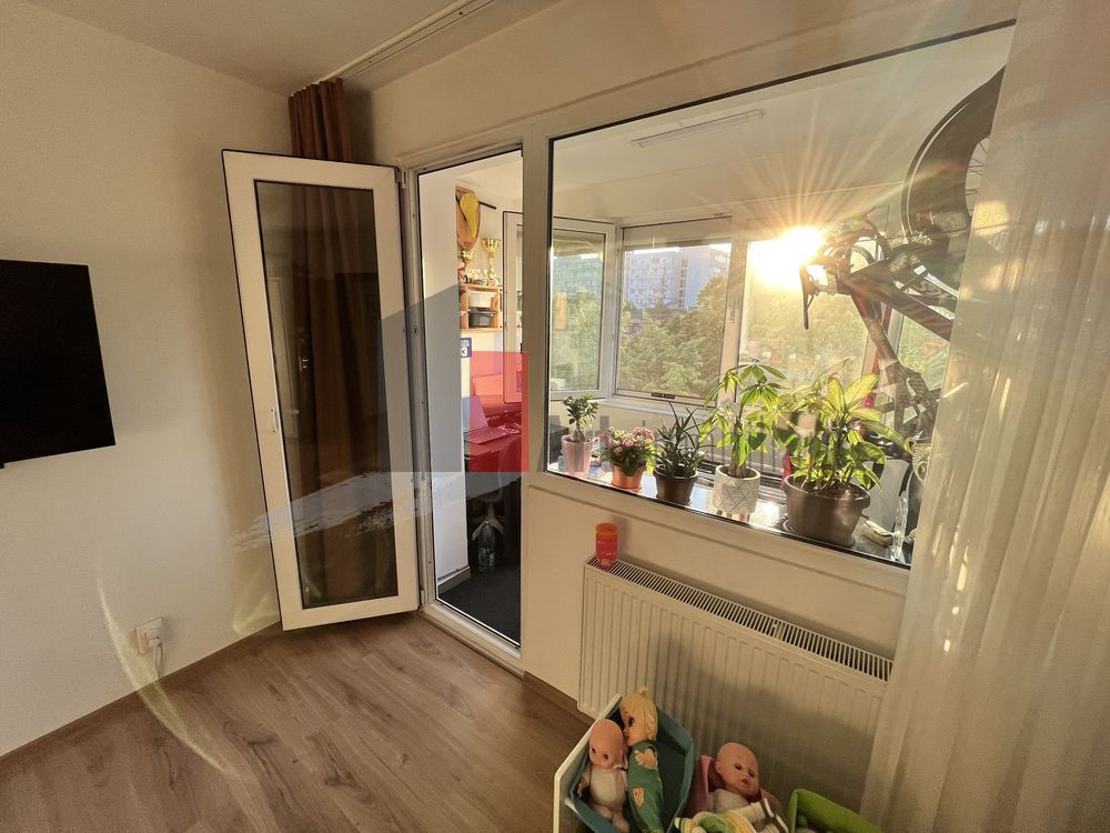 Apartament 2 camere decomandat 3 min. Metrou N. Grigorescu - Poză 2