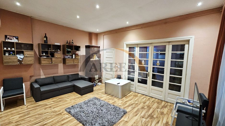 Proprietate in vila, etaj, partial renovat - Pasajul Unirii - 154 mp - Poză 2