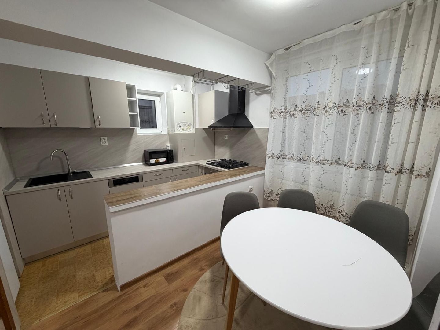 Apartament 3 camere zona Unirii - Poză 2