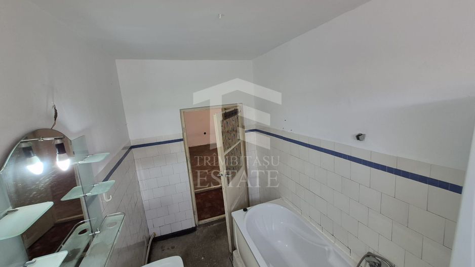 casa veche ce asteapta amenajarea ta, Ploiesti, central - Poză 6