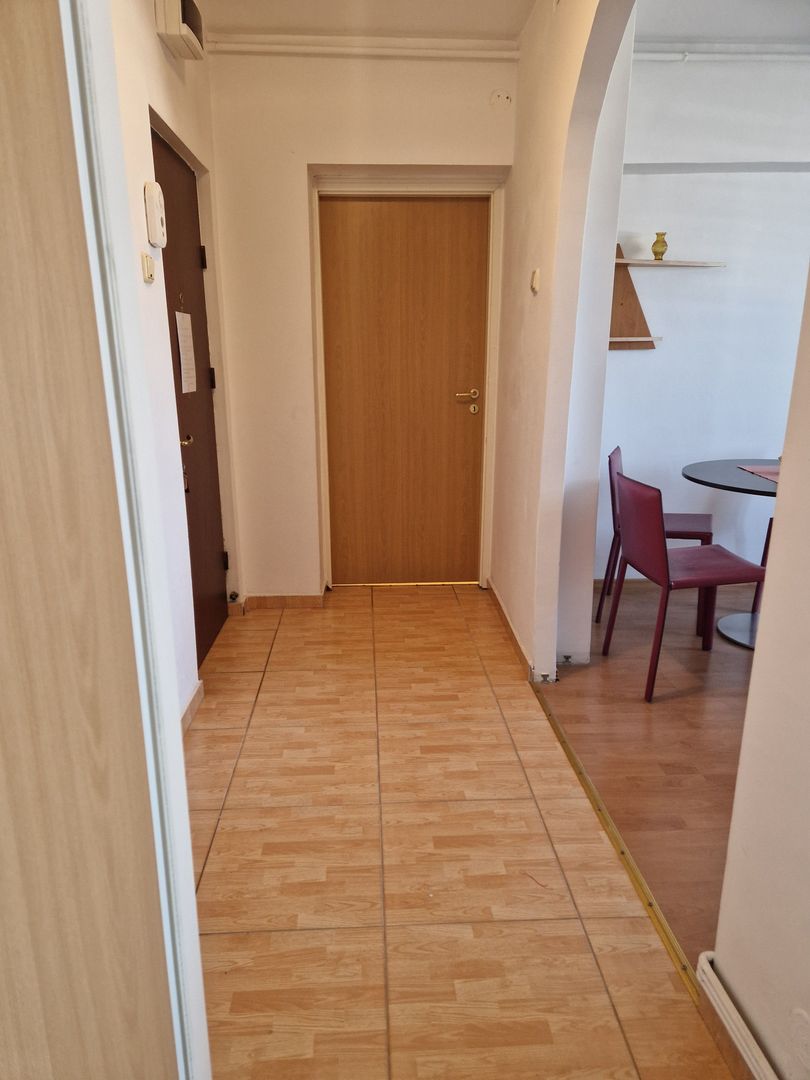 Apartament confort 1 Central - Bd Garii,decomandat,disponibil imediat. - Poză 9