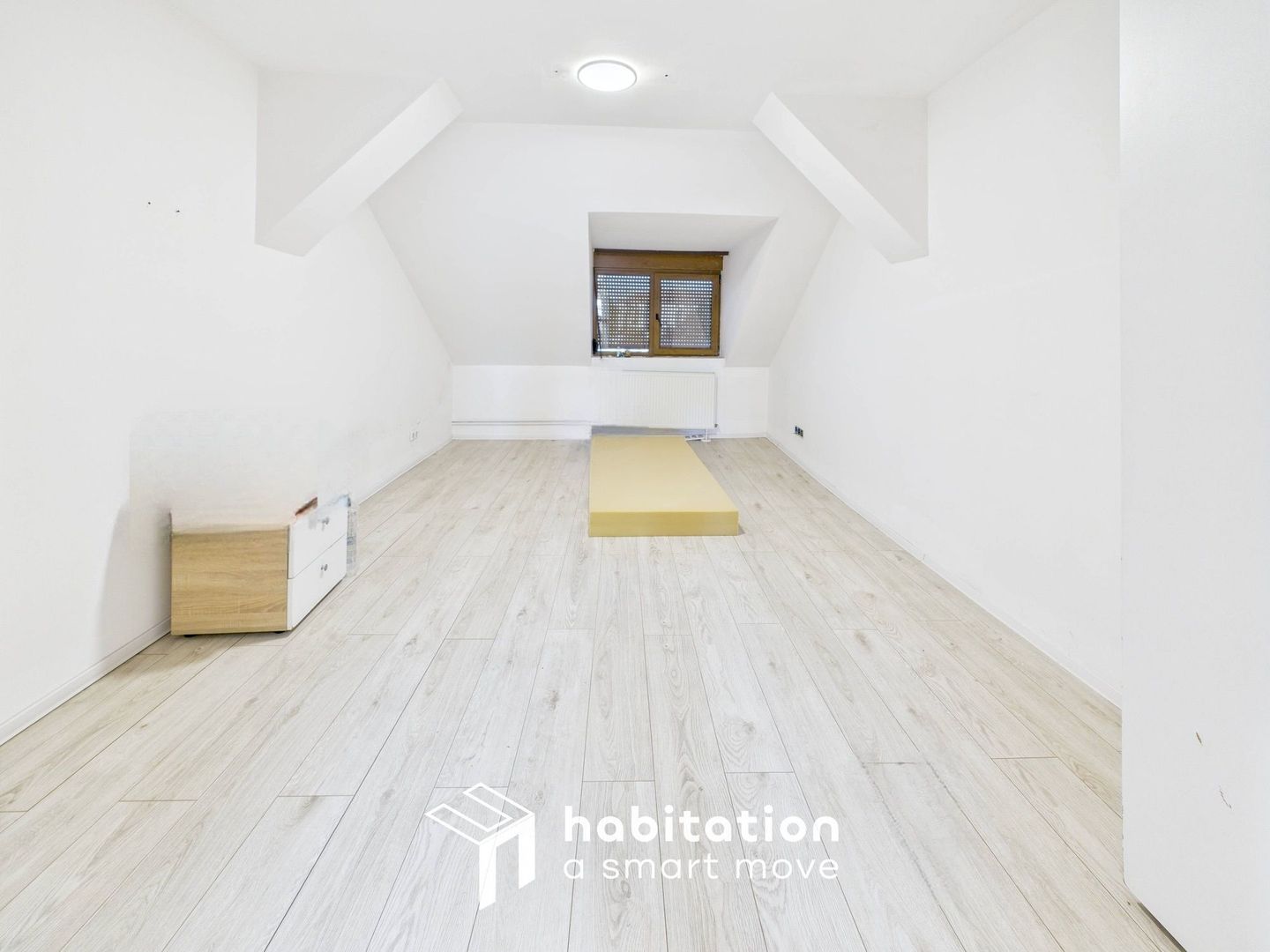 Casă de închiriat în zona Lunei – ideală pentru locuit sau birouri - Poză 15